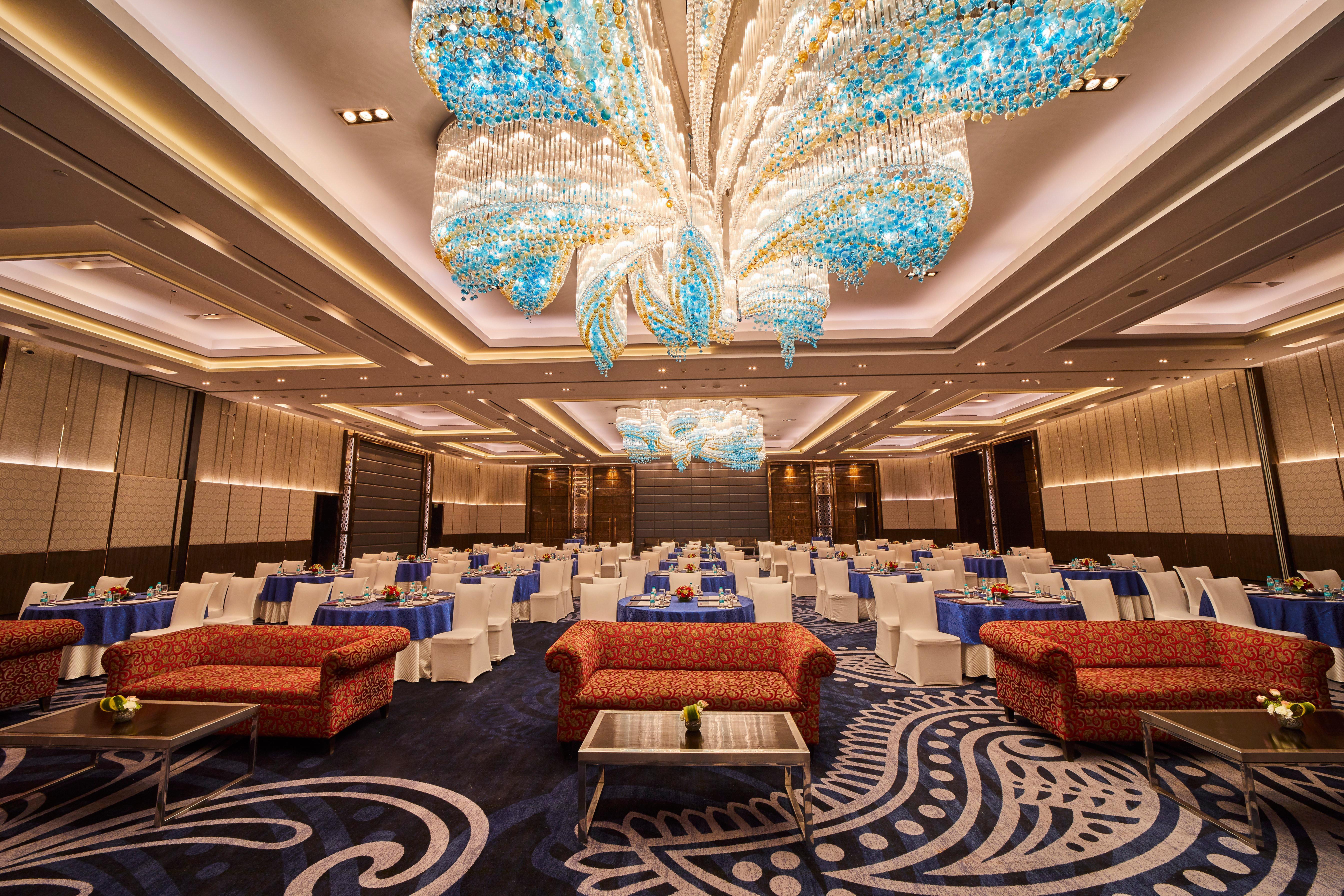 Crowne Plaza New Delhi Rohini By Ihg Hotel Exterior foto