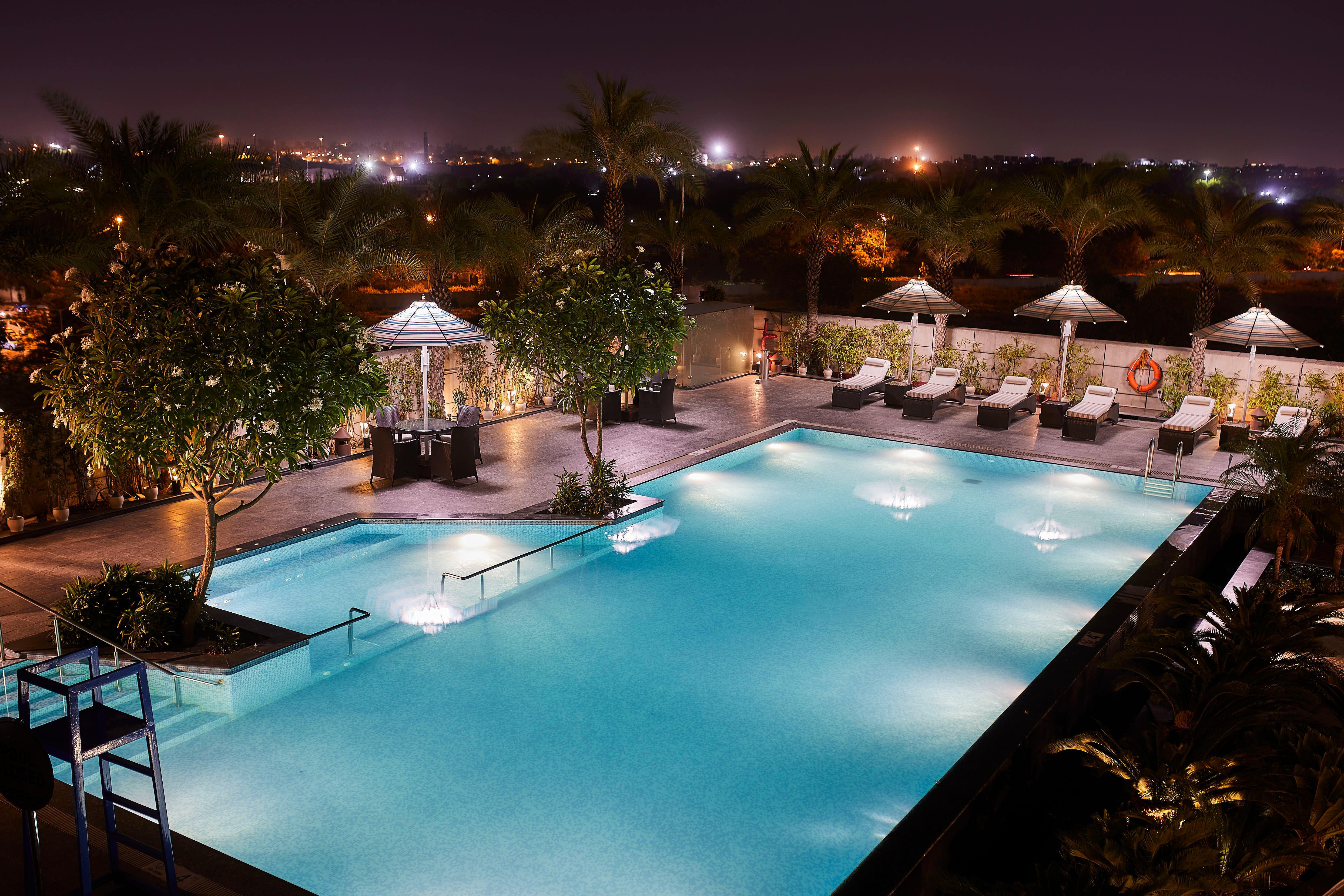 Crowne Plaza New Delhi Rohini By Ihg Hotel Exterior foto