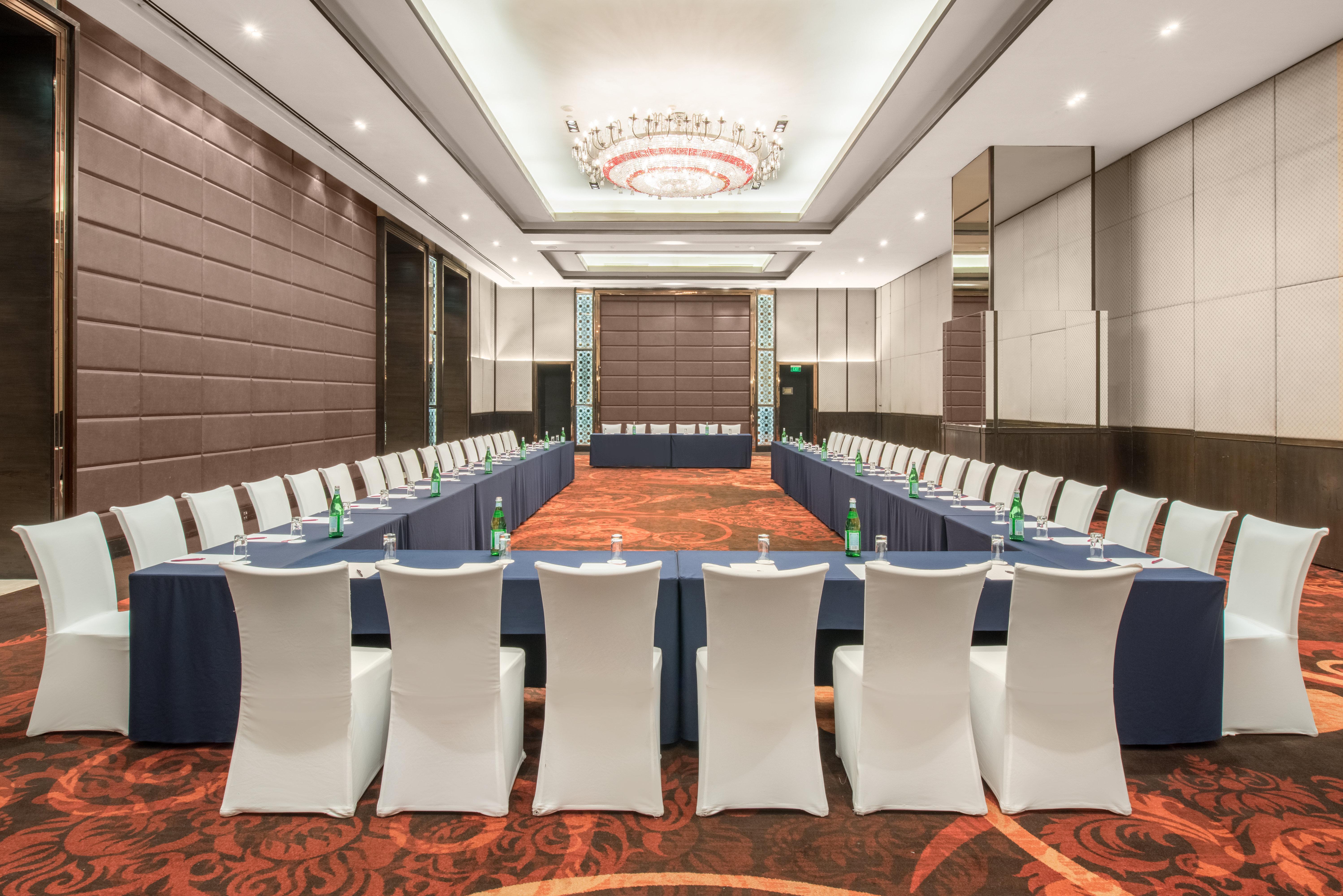Crowne Plaza New Delhi Rohini By Ihg Hotel Exterior foto