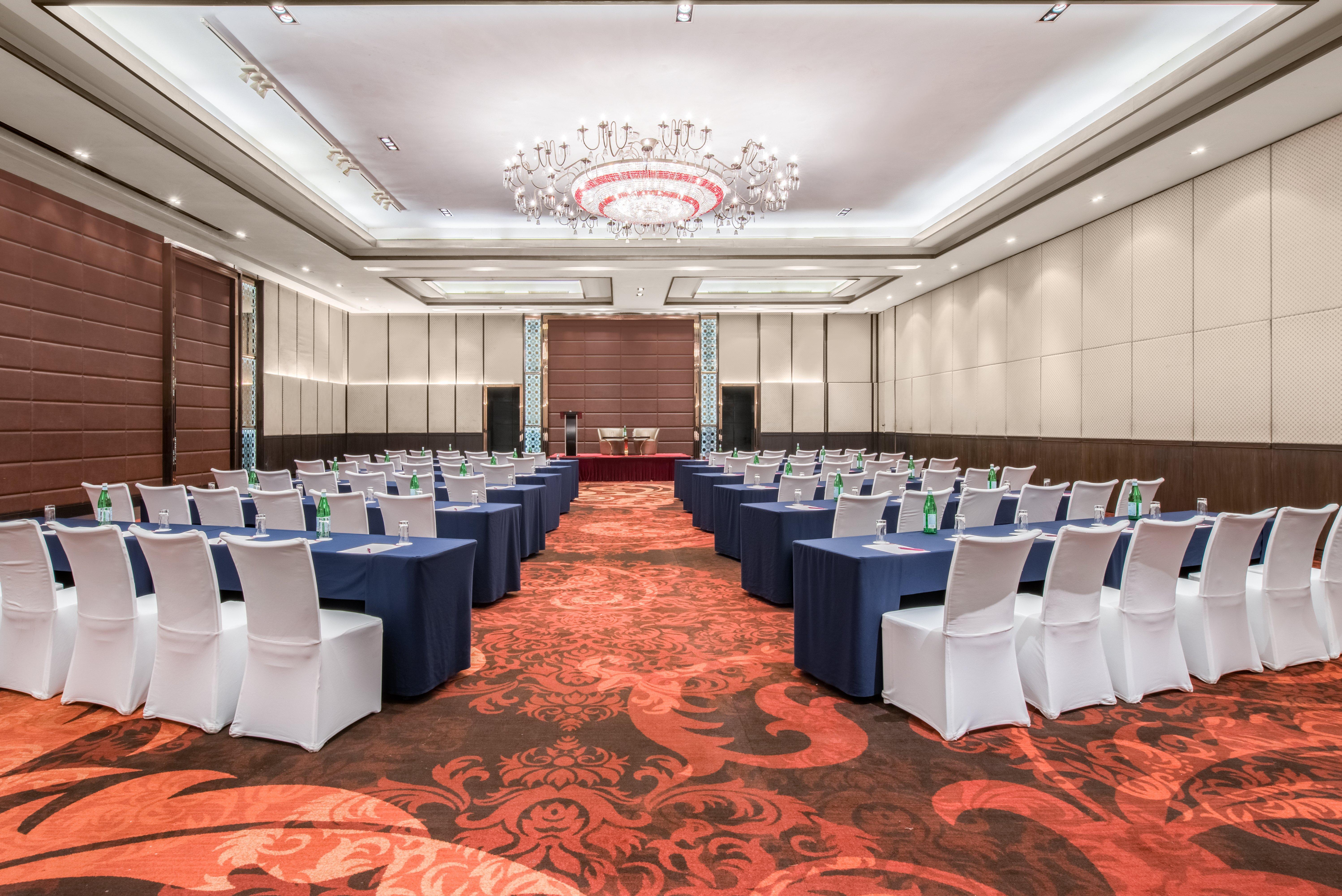Crowne Plaza New Delhi Rohini By Ihg Hotel Exterior foto