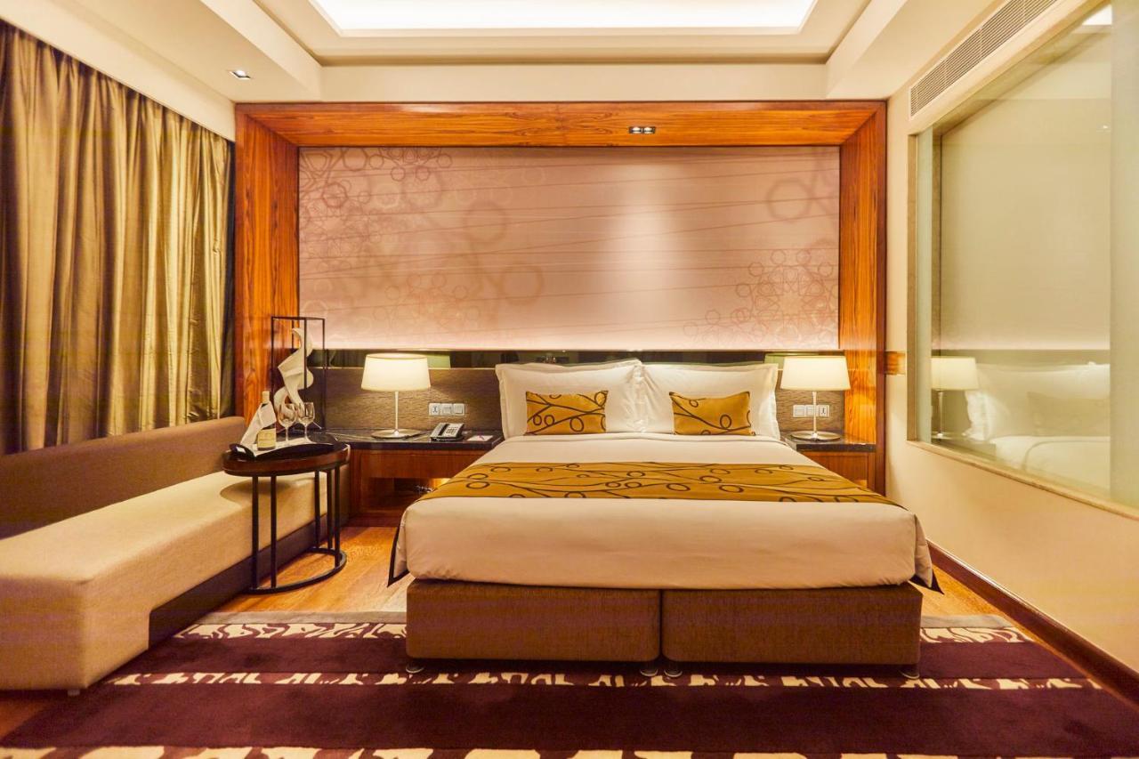 Crowne Plaza New Delhi Rohini By Ihg Hotel Exterior foto