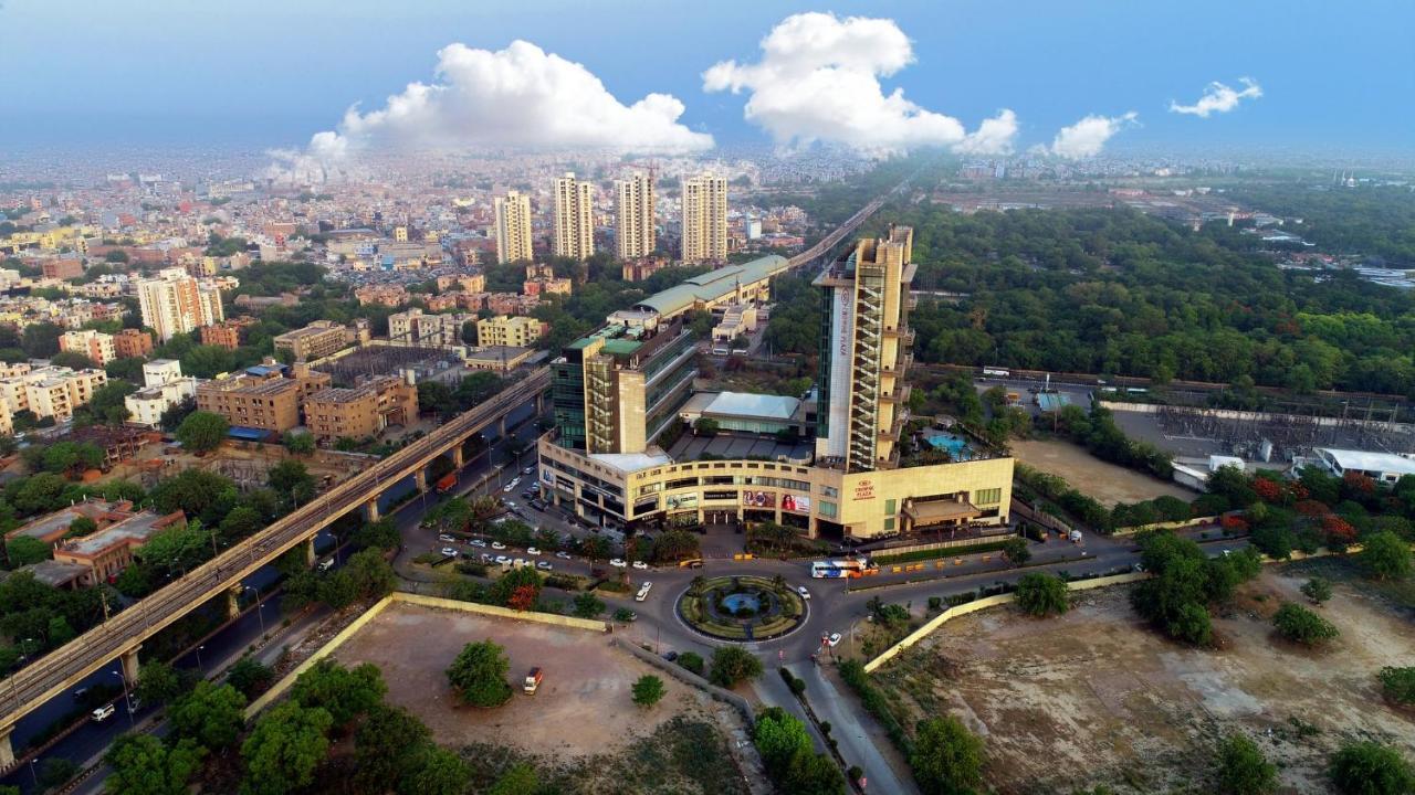 Crowne Plaza New Delhi Rohini By Ihg Hotel Exterior foto