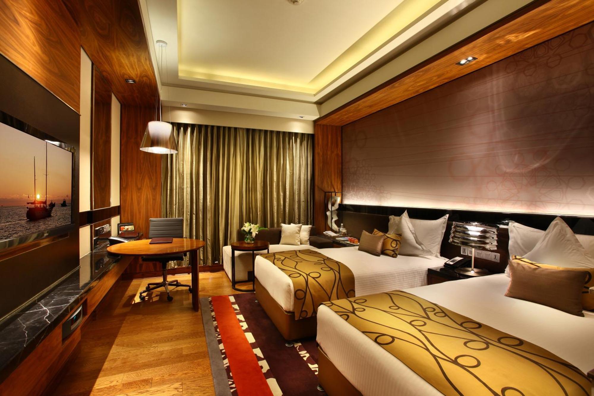 Crowne Plaza New Delhi Rohini By Ihg Hotel Exterior foto