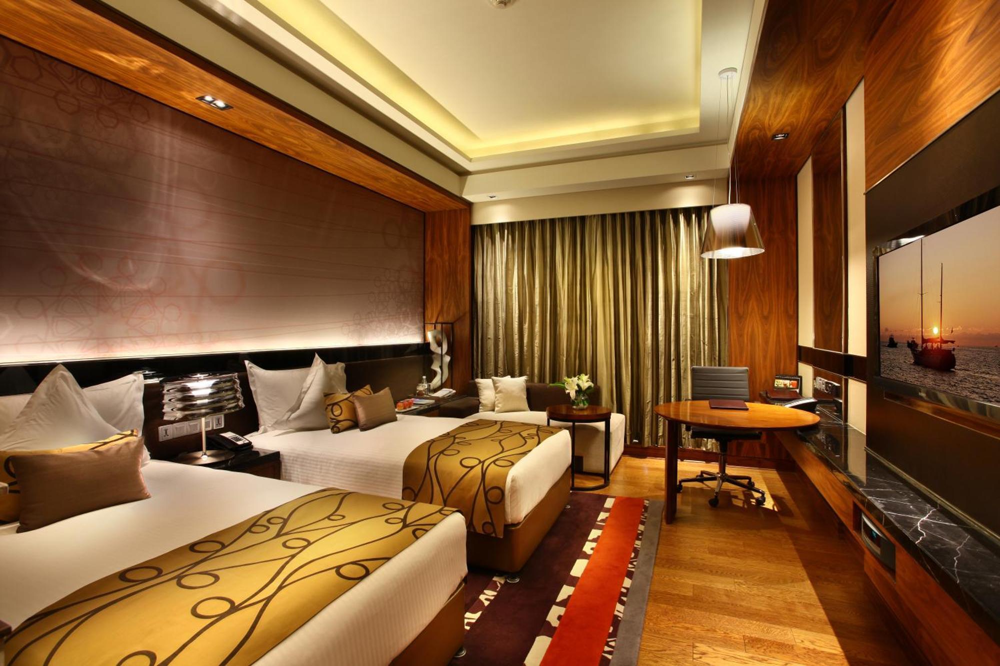 Crowne Plaza New Delhi Rohini By Ihg Hotel Exterior foto