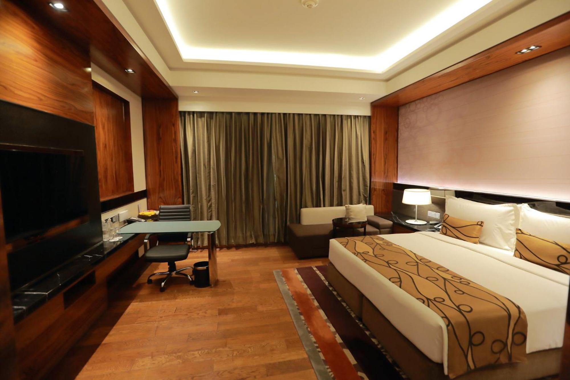 Crowne Plaza New Delhi Rohini By Ihg Hotel Exterior foto